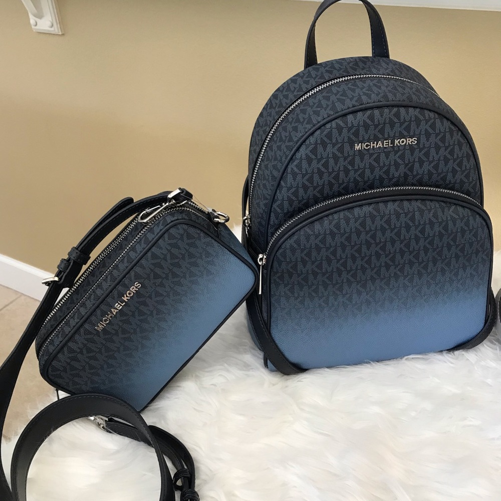 Michael Kors Backpack & camera bag set - Picture 2 of 8